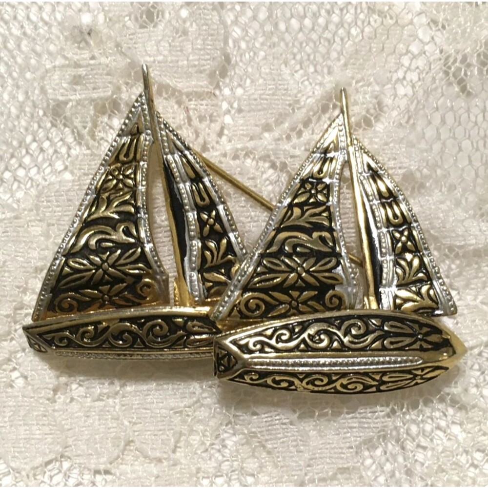 Vintage Damascene Brooch Galleon Ships